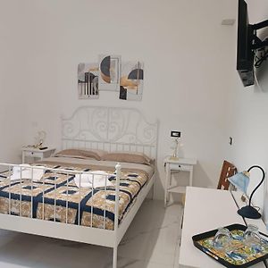 Camera grande con letto king size